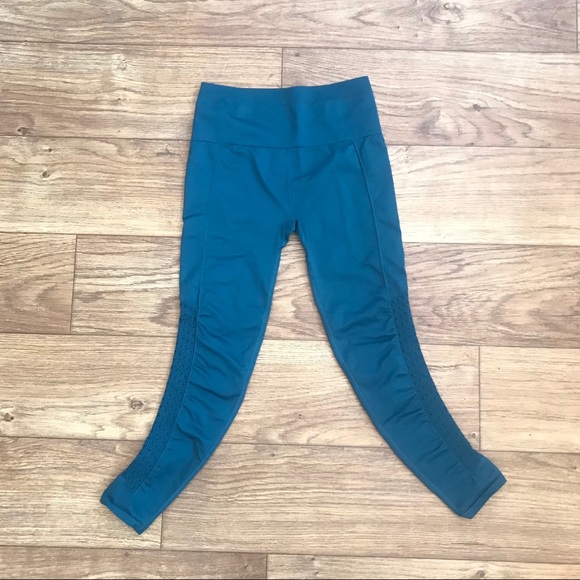 Fabletics seamless 7/8 cropped legging - Picture 7 of 9